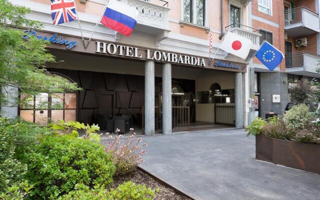 Hotel Lombardia вид на фасад