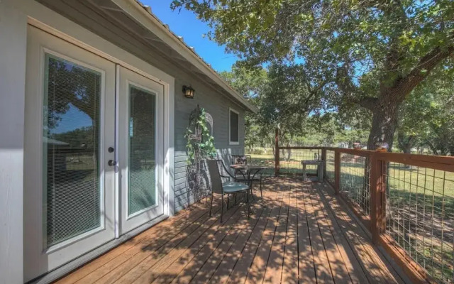 Grey Haus Casita-peaceful Hill Country Views!