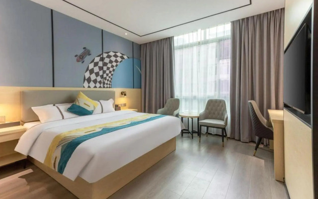 JinHong Hotel (Guangzhou Zhucun Subway Station)