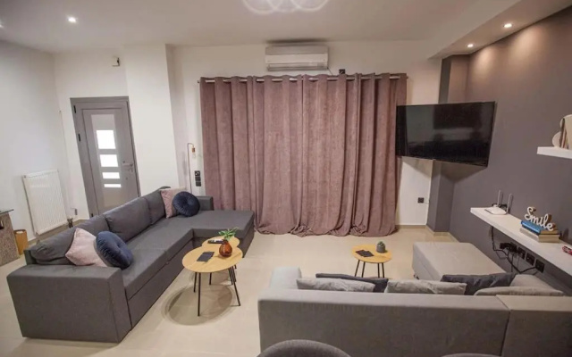 Kalafatis Downtown Apartment