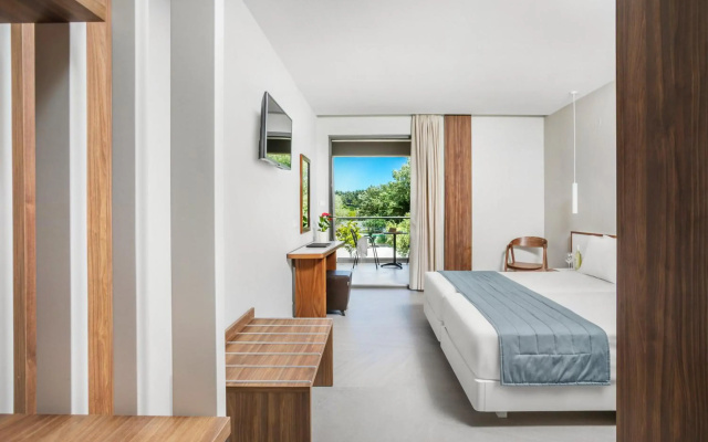 Iris Hotel