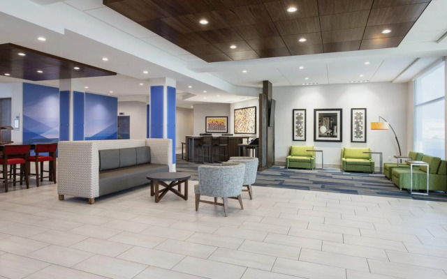 Holiday Inn Express & Suites Kelowna - East by IHG