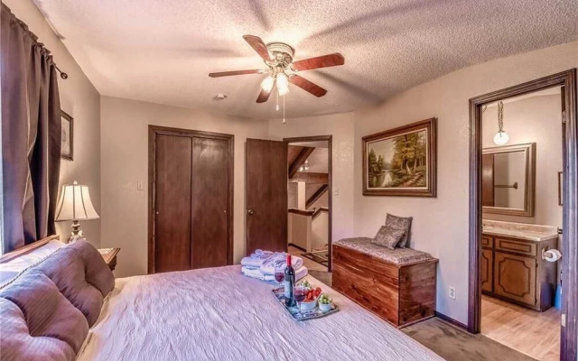 Mockingbird Cabin, 3 Bedrooms, Sleeps 8