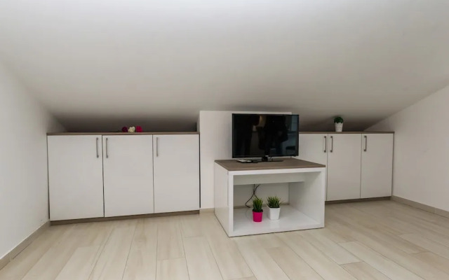 Apartments Adria