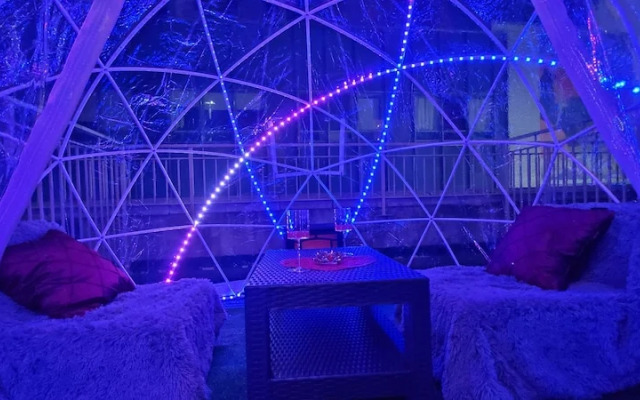 Rosa Linda- Luxe Rmntic Studio W Terrace