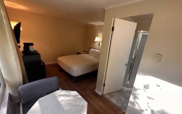 Astoria Crest Hotel