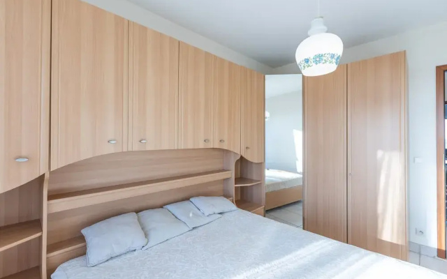 Flat With Frontal sea Views and Parking