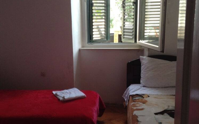 Kulusic (Private Accommodation)