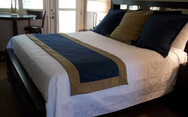 Fairway Suites At The Peak