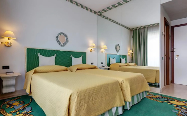 Aris Garden Hotel