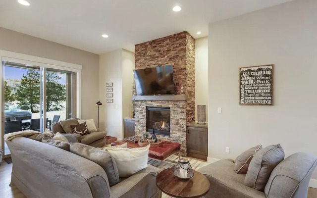 Willows At Grand Park 4 Bedroom Home by RedAwning
