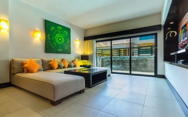 Beachfront! Luxury! 2 BR, W/ Plunge Pool. Paradise