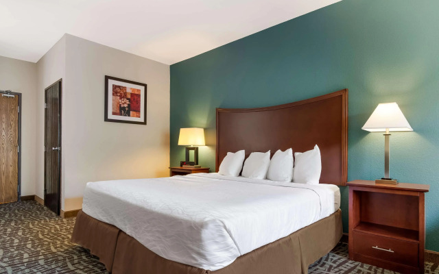 SureStay Plus Hotel by Best Western Topeka Northwest