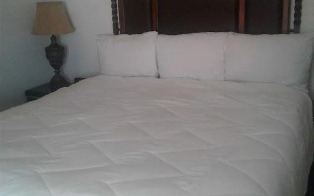 Desert Rose Inn