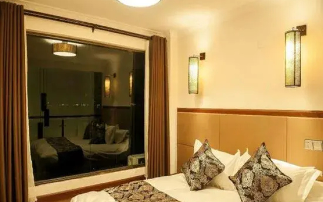 Lake View Hotel