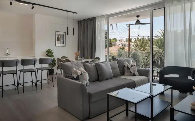 Phaedrus Living: Travertine Residences 102