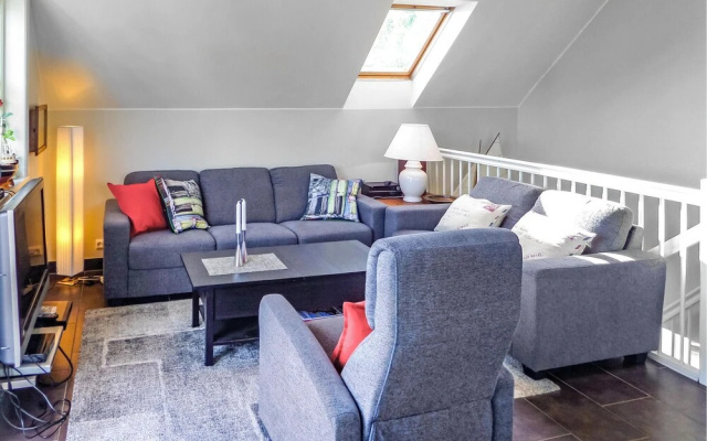 Amazing Home in Bakkasund With 3 Bedrooms and Wifi