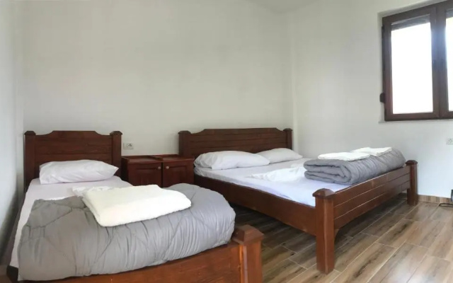 Lazer Cardaku Guest House
