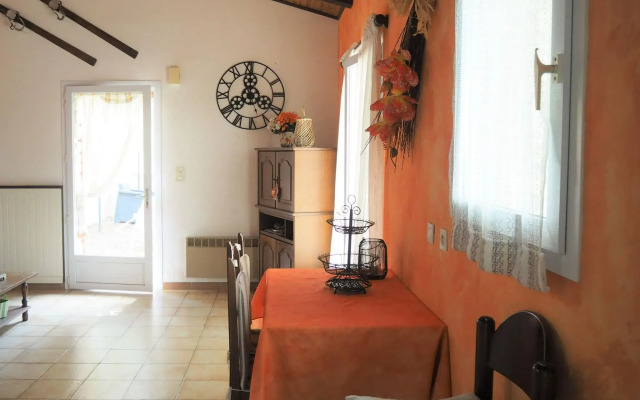Provencal holiday home with private terrace, Bédoin