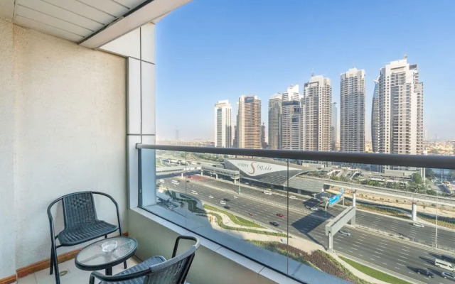 Cozy 1BR Gem in Marina With City Views