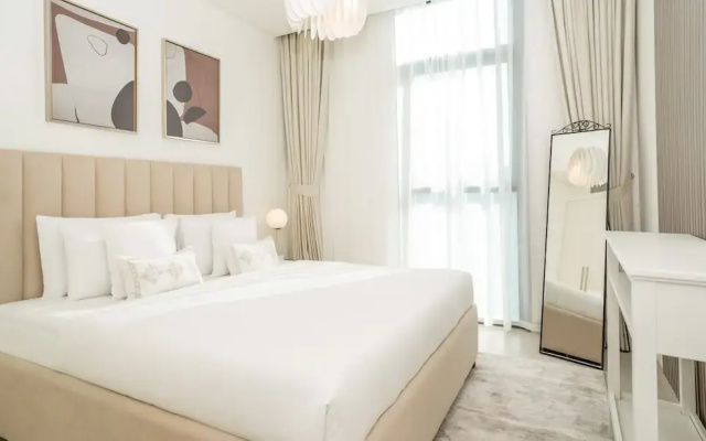 Homesgetaway- Brand New 2BR Burj Crown