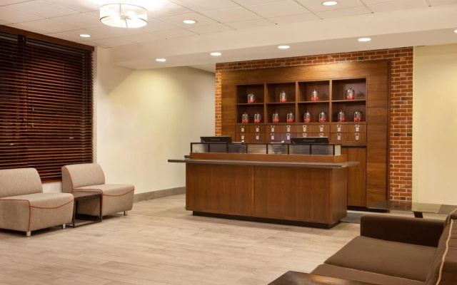 Holiday Inn Cleveland-Airport