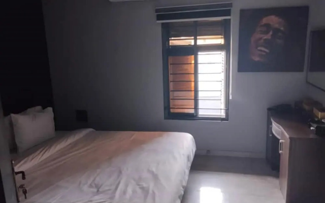 The Crib-Artist Residence