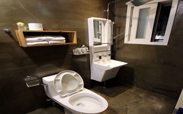 Daemyung Guesthouse