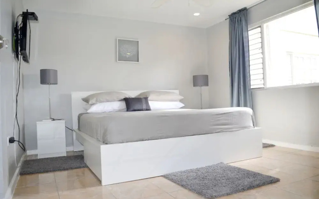 Bay Pointe Yacht Club 2BD Apartment OLR