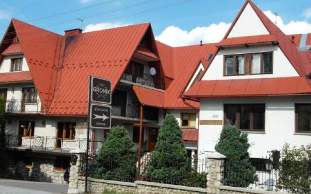 Отель Villa Gronik Закопане вид на фасад