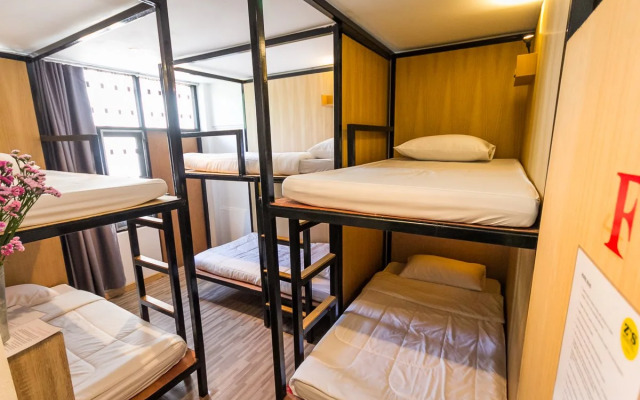 Z's Hostel at Tha Phae Gate
