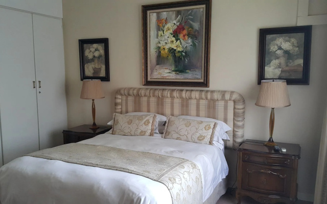 Royal Ridge Guest House and Apartments