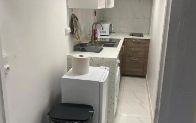 Nice Studio Livry (Adults Only)