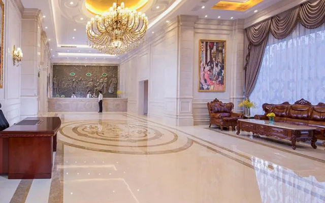 Vienna International Hotel Guangzhou Changlong Qifu Xincun