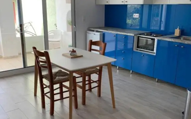 Chelidóni House: Studio Apartment with Stunning Seaview