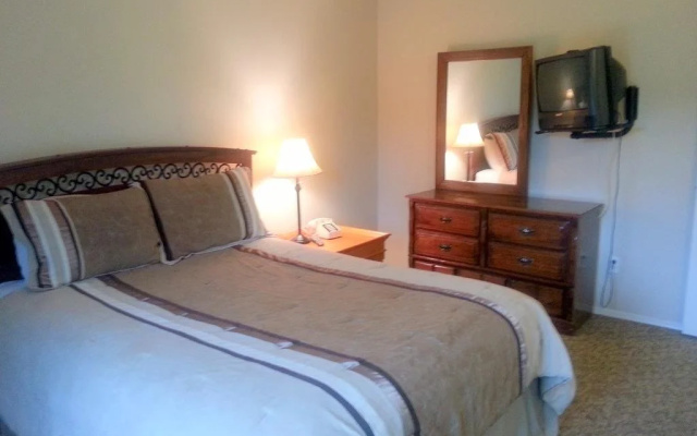 Innsbrook Village Country Club