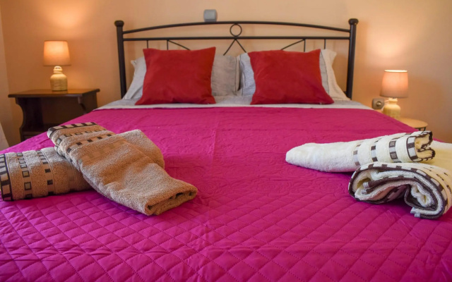 Cozy Flat on the Main Square 10min to the sea