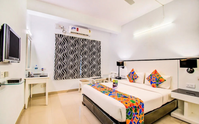 FabHotel 29th Church Inn