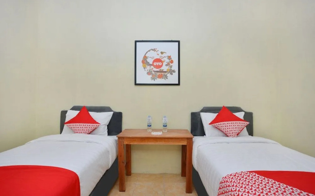 OYO 810 Idola Residence