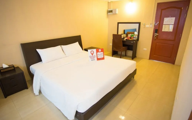 NIDA Rooms Sahamit 211 King Monument