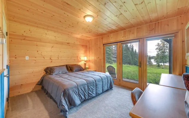 Spacious Soldotna Home w/ Mackey Lake Views!