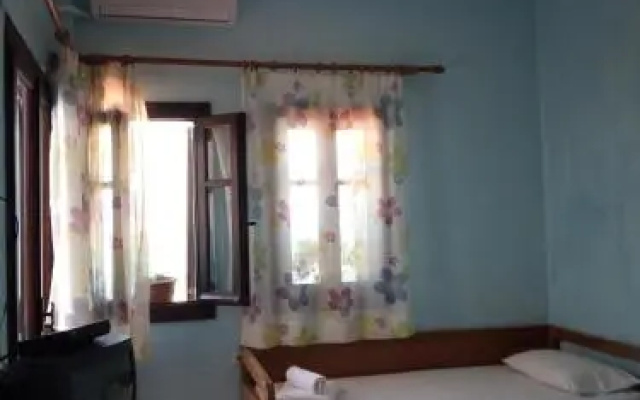 Niki's Studios