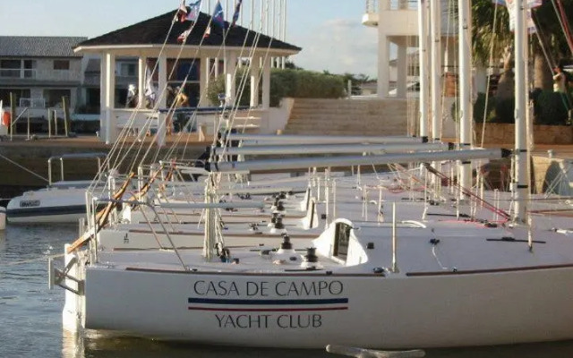 Sailing House La Marina