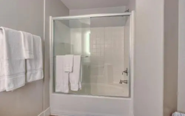 Glendon Westwood 2204