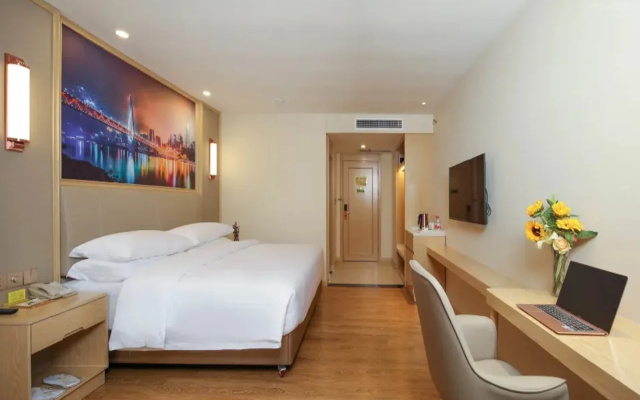 Vienna Hotel (Chongqing Nanping Nanbin Road Metro Station Branch)