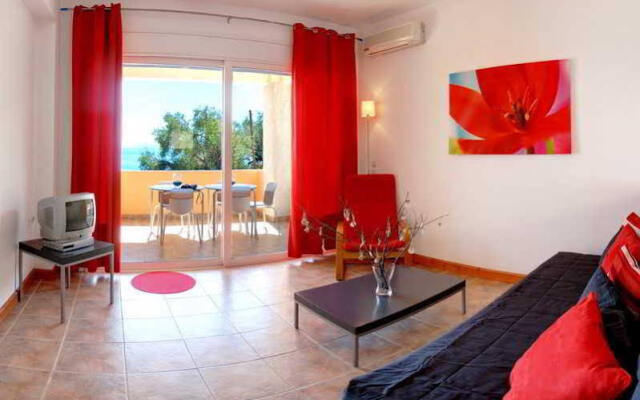 Апартаменты Glyfa Apartments комната для гостей