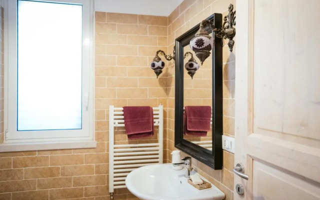 Prestigiosa villa con piscina condominiale