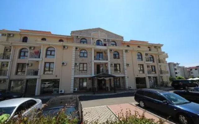 Menada Royal Bay Apartments