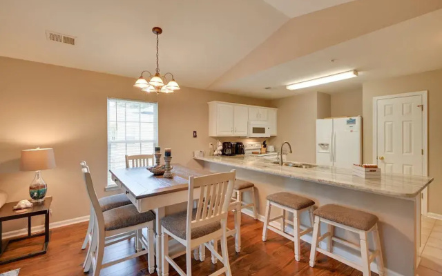 River Oaks Fairways Three-bedroom Apartment 10-B
