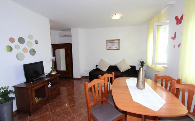 Apartments Lola